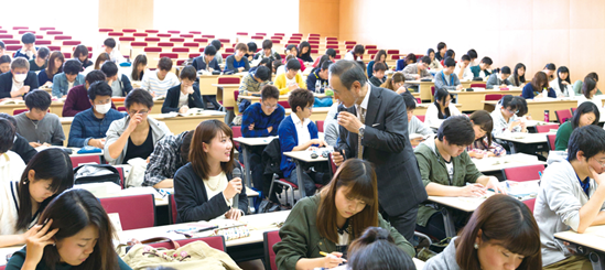 早くあの頃の対面授業の熱気が戻って欲しい