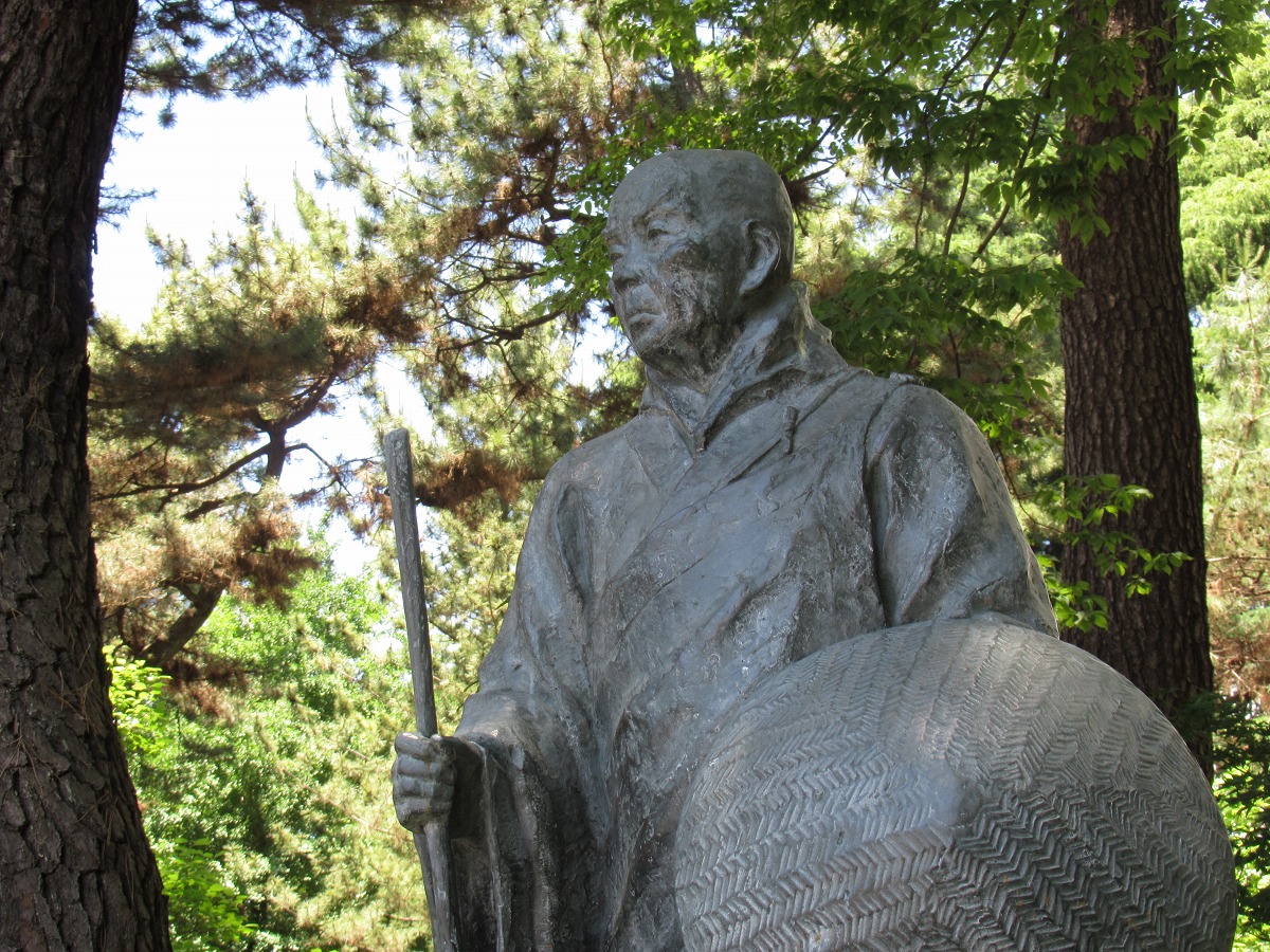 親鸞聖人旅立像｜MUSASHINO思い出スナップ - 学校法人武蔵野大学 校友