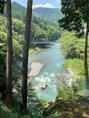 多摩川の涼しげな流れ