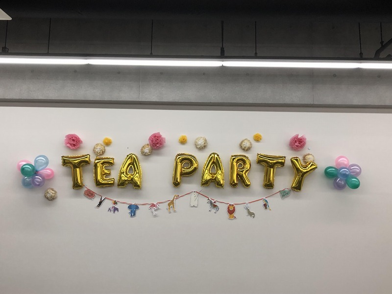 2019 TEA PARTY 有志在学生スタッフによる壁の飾りつけ
