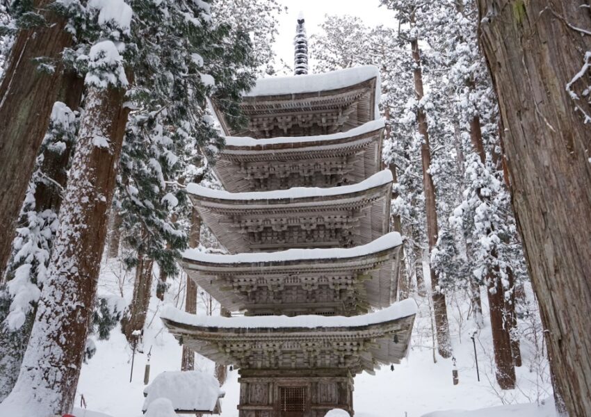 羽黒山の国宝五重塔