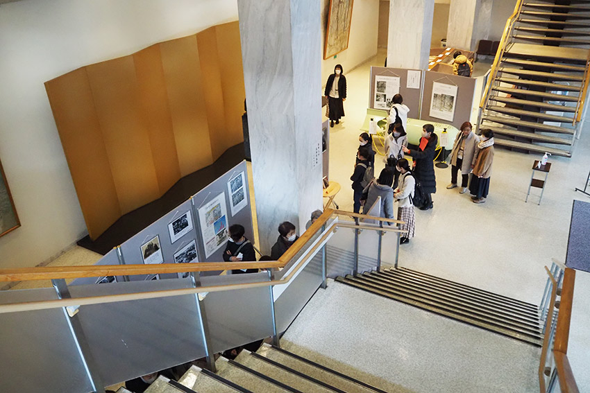 在学時の記憶がよみがえる散華乙女追悼写真展