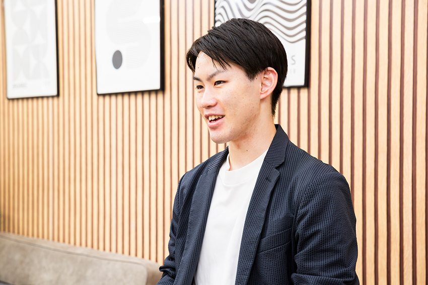 「戦略を見つめ読み解くという部分で、今の仕事は武蔵野大学での学びの延長にあると感じています」