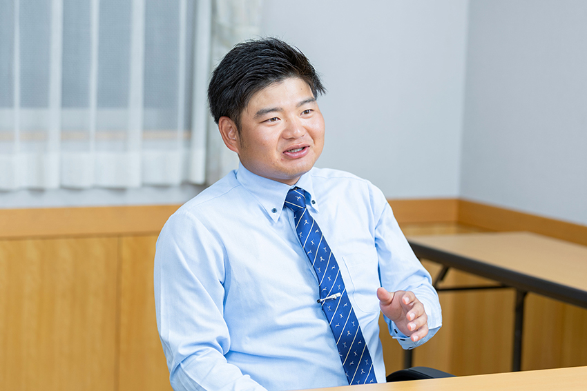 「それまで文学の道を通ってこなかったので、乾いたスポンジが水を吸収するようでした」