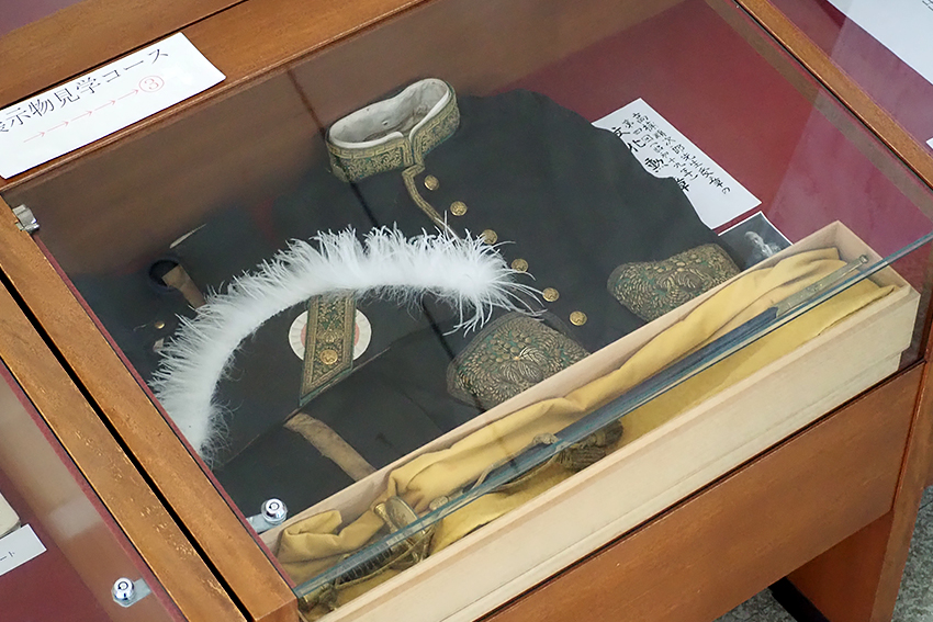 1944年(昭和19年)第四回文化勲章受章記念時の礼服と剣