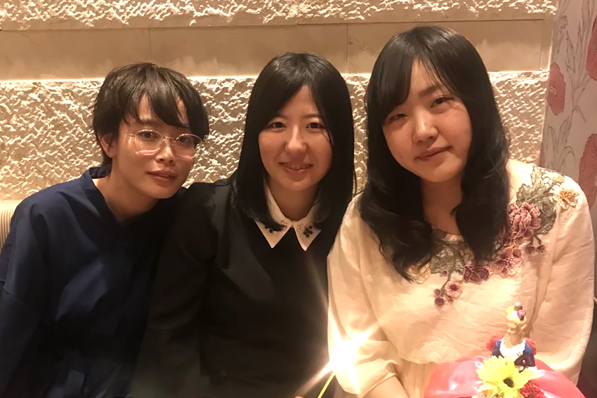 「やりたいことを全部やった」武蔵野大学時代の写真。中央が中村さん