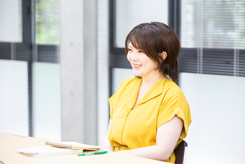 文学部の日本文学文化学科に的を絞ったのは、もともと本が好きだったからだという