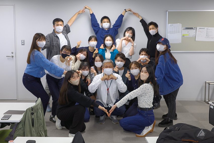 「社会を今よりちょっとだけマシにしよう」を合言葉にする神吉宇一先生のゼミで2年間、学びを深めた