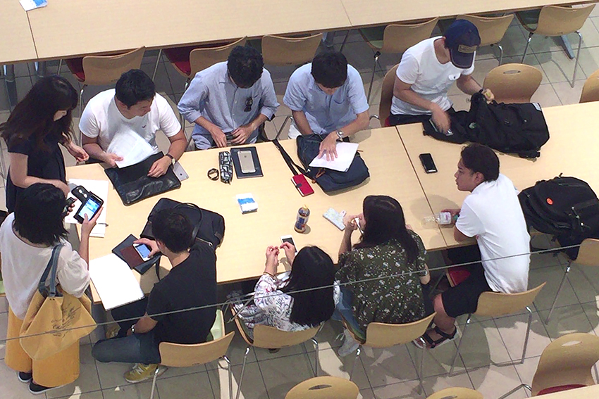 試験前にはみんなで有明キャンパスのフードコートなどに集まって勉強会をしていたという