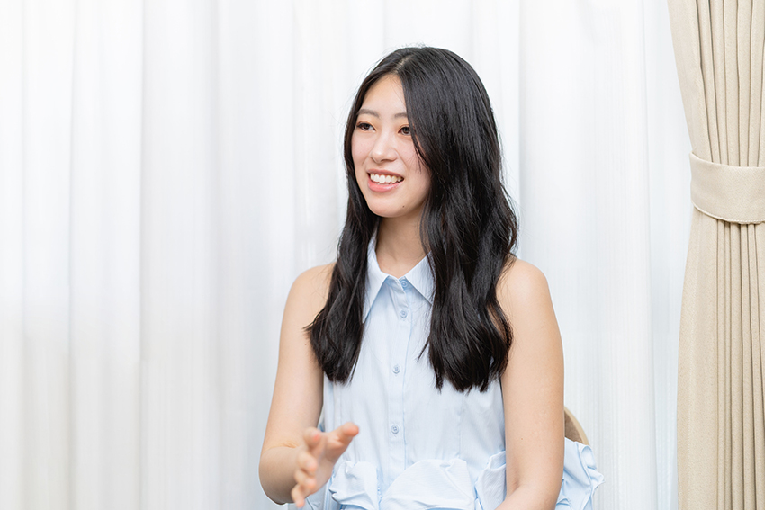 社内報を手がける制作ディレクターとして働くうえでは、武蔵野大学での学びが生きているという